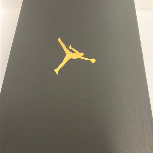 New jordan 1 low GS very berry white athletic shoe - Picture 9 of 11